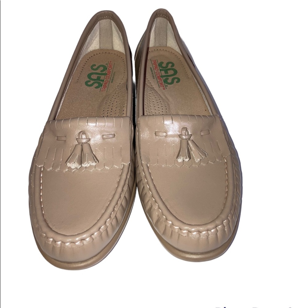 SAS tan tripad comfort slip on loafer with tassel. 9N